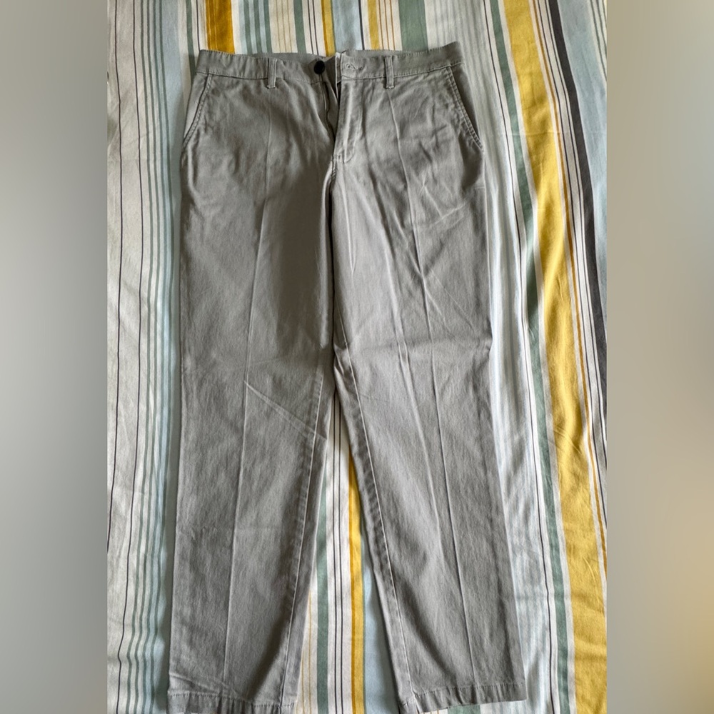 H&M Gray Chinos Slim Fit w/Elastic waist Size 32